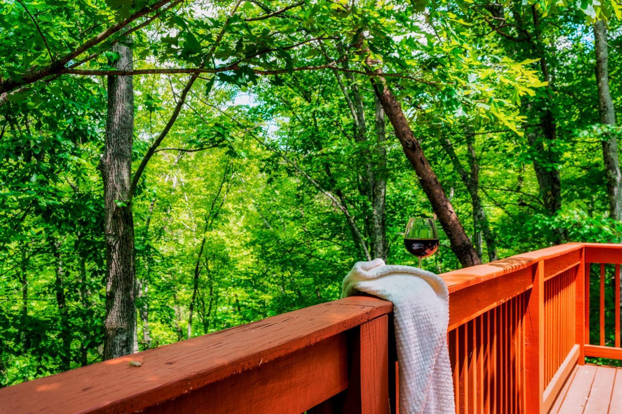 Cabin In A Gated Resort With Seasonal Resort Pool Pigeon Forge Exteriör bild