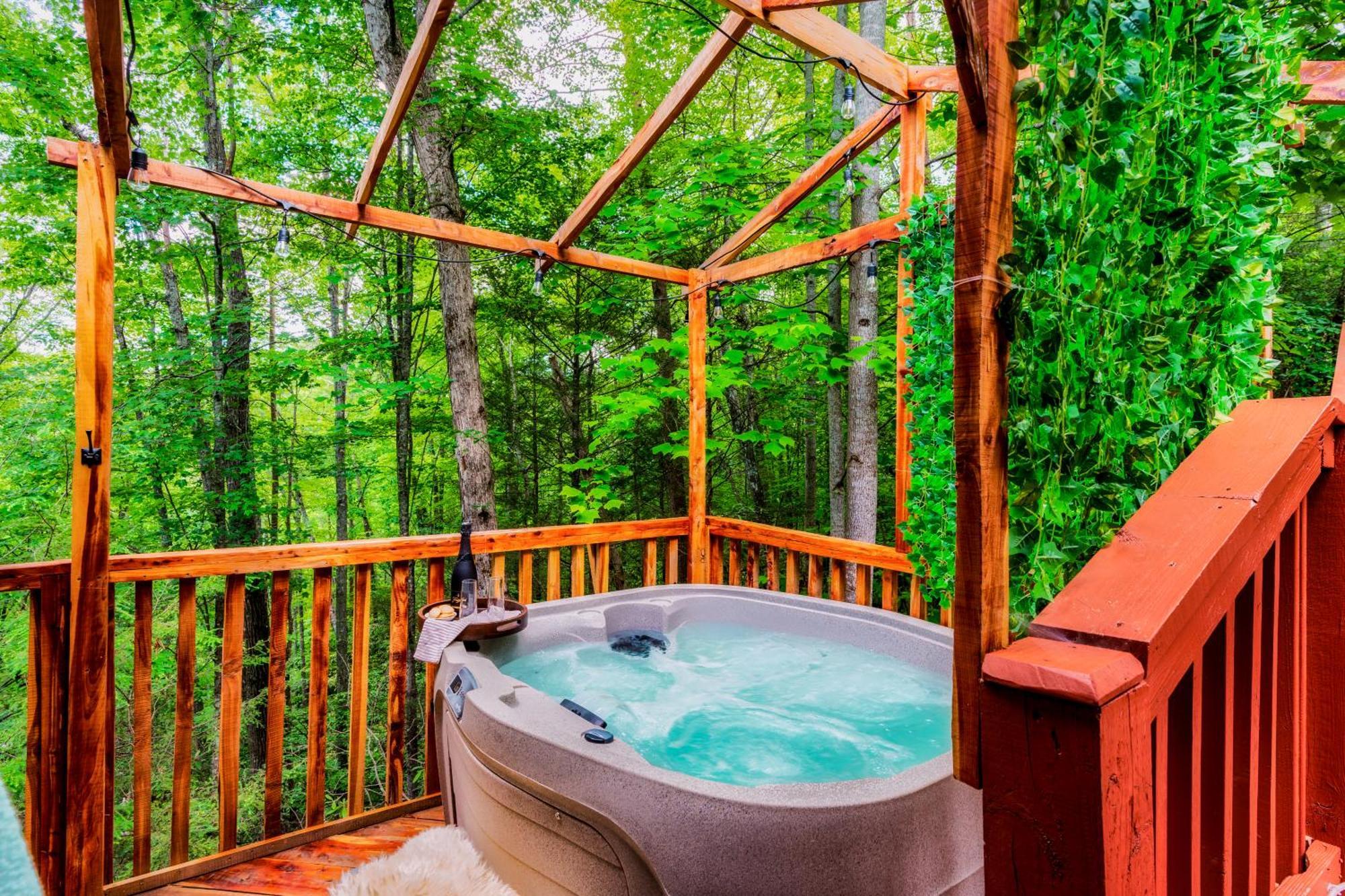 Cabin In A Gated Resort With Seasonal Resort Pool Pigeon Forge Exteriör bild