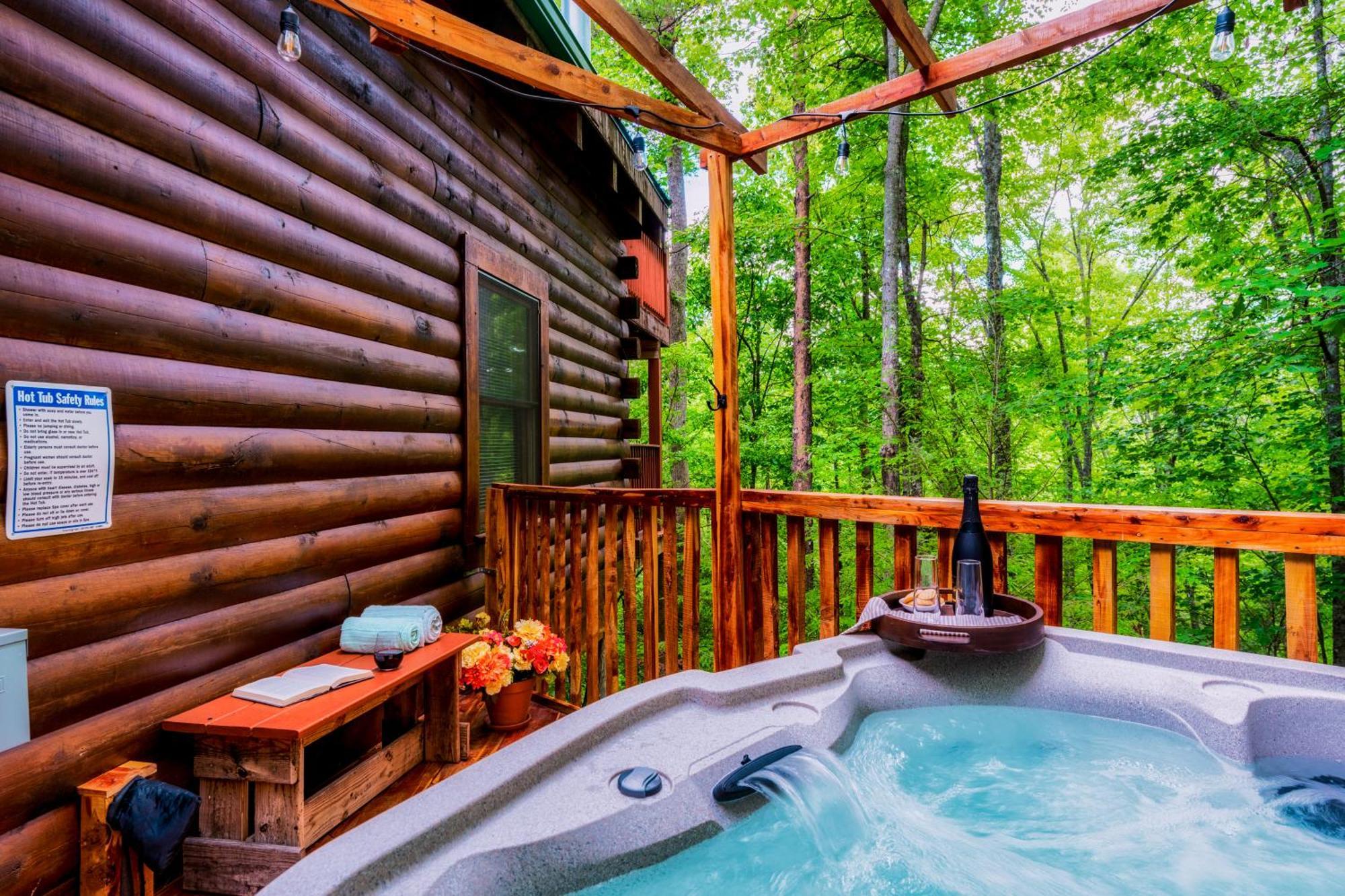 Cabin In A Gated Resort With Seasonal Resort Pool Pigeon Forge Exteriör bild